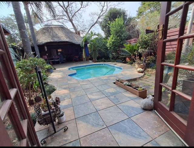 5 BEDROOM TOWNHOUSE FOR SALE IN ELARDUSPARK